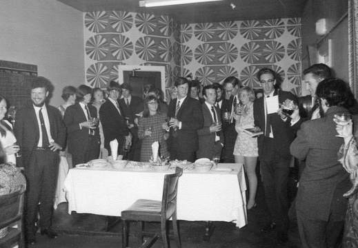 1002326441b Caving buffet